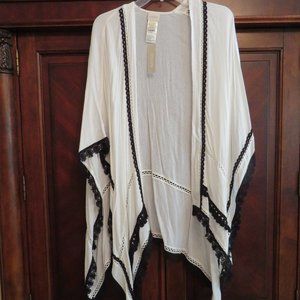 NWT Chico's Black/White Kimono S/M